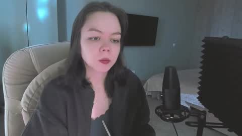 Snapshot of quietluxury chatting on March 2026 12:20:01 PM quietluxury online show from March 2026 12:20:01 PM