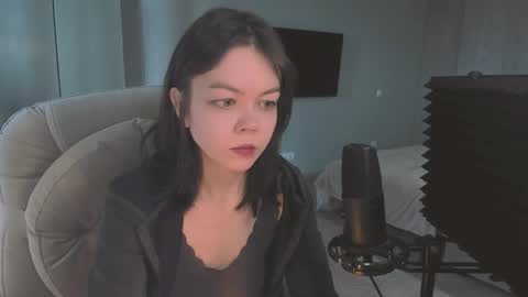 Snapshot of quietluxury chatting on March 2026 12:32:02 PM quietluxury online show from March 2026 12:32:02 PM