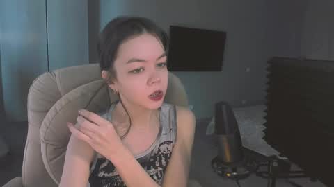 Snapshot of quietluxury chatting on March 2026 11:43:02 AM quietluxury online show from March 2026 11:43:02 AM