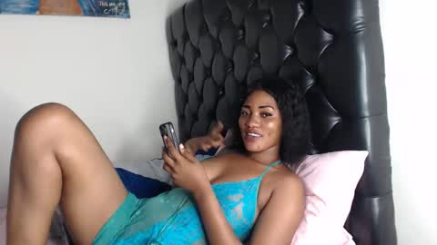 Snapshot of quinbae chatting on May 2026 06:35:02 PM quin online show from May 2026 06:35:02 PM