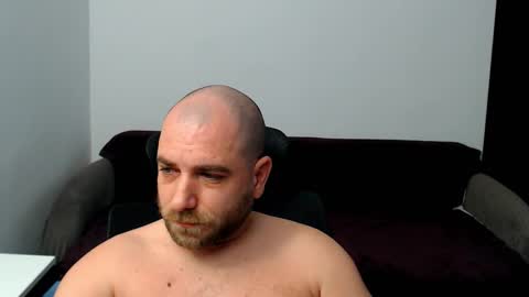 Snapshot of r0bila chatting on September 2025 10:35:02 PM R0bila online show from September 2025 10:35:02 PM