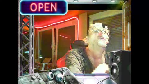 Snapshot of r_2d2_ chatting on January 2025 11:10:02 PM dj mike online show from January 2025 11:10:02 PM