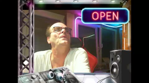 Snapshot of r_2d2_ chatting on March 2025 09:38:01 PM dj mike online show from March 2025 09:38:01 PM