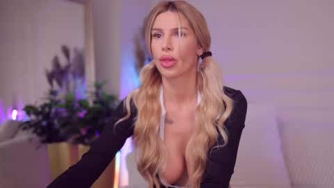 rachel_quinn_ online show from February 2026 04:43:01 AM