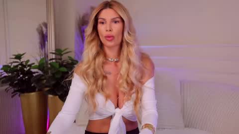 Snapshot of rachel_quinn_ chatting on May 2026 03:35:01 AM rachel_quinn_ online show from May 2026 03:35:01 AM