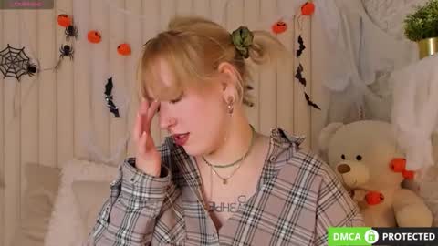 Snapshot of rachelcaart chatting on October 2025 05:52:01 AM Ray online show from October 2025 05:52:01 AM