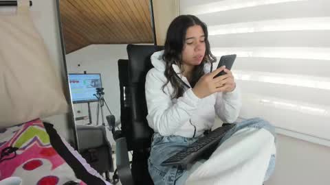 Snapshot of rachell_criss chatting on February 2025 04:50:02 PM Rachell online show from February 2025 04:50:02 PM