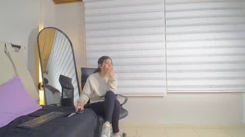 Snapshot of rachell_criss chatting on February 2025 06:40:02 AM Rachell online show from February 2025 06:40:02 AM