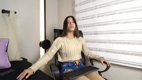 Snapshot of rachell_criss chatting on February 2025 03:47:02 AM Rachell online show from February 2025 03:47:02 AM
