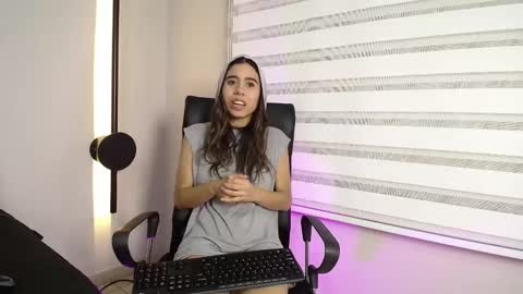 Snapshot of rachell_criss chatting on February 2025 05:13:02 AM Rachell online show from February 2025 05:13:02 AM
