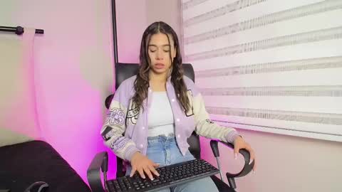 Snapshot of rachell_criss chatting on March 2025 03:34:02 AM Rachell online show from March 2025 03:34:02 AM