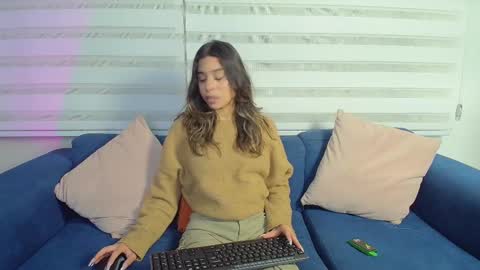 Snapshot of rachell_criss chatting on March 2025 03:57:02 AM Rachell online show from March 2025 03:57:02 AM