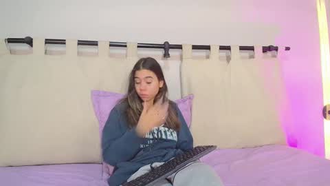 Snapshot of rachell_criss chatting on March 2025 10:11:02 AM Rachell online show from March 2025 10:11:02 AM