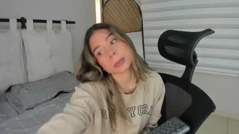 Rachell online show from November 2025 04:15:01 AM