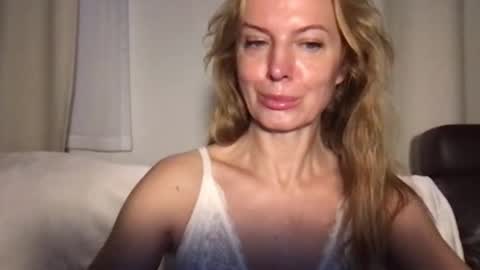 Snapshot of rachelldelicious chatting on December 2024 07:15:01 AM Rachel online show from December 2024 07:15:01 AM