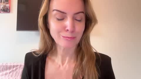 Snapshot of rachelldelicious chatting on February 2025 01:22:01 PM Rachel online show from February 2025 01:22:01 PM