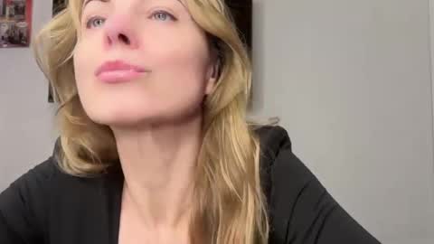 Snapshot of rachelldelicious chatting on February 2025 07:09:01 PM Rachel online show from February 2025 07:09:01 PM