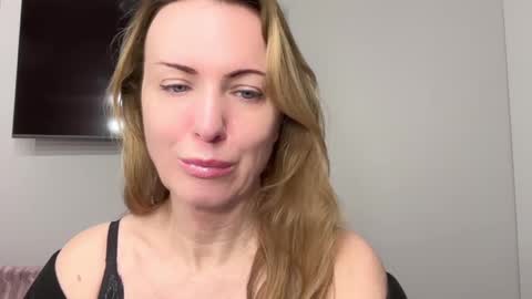 Snapshot of rachelldelicious chatting on February 2025 06:12:02 AM Rachel online show from February 2025 06:12:02 AM
