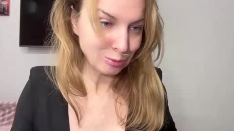 Snapshot of rachelldelicious chatting on February 2025 09:36:02 PM Rachel online show from February 2025 09:36:02 PM