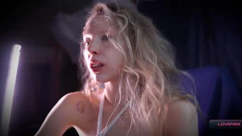 Snapshot of radiant_ada chatting on November 2025 08:47:01 AM ada online show from November 2025 08:47:01 AM