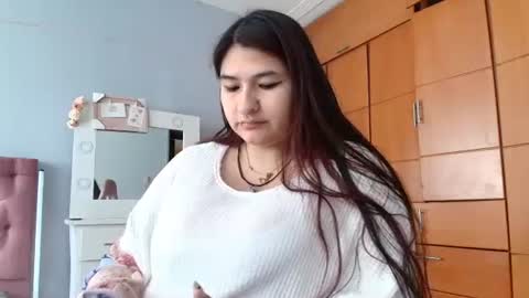 Snapshot of radiantgoddes chatting on December 2024 01:18:01 PM radiantgoddes online show from December 2024 01:18:01 PM