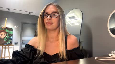 Mila online show from February 2026 02:33:01 PM