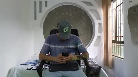 Snapshot of rafael_mendez chatting on November 2025 08:30:01 PM R A F A E L online show from November 2025 08:30:01 PM