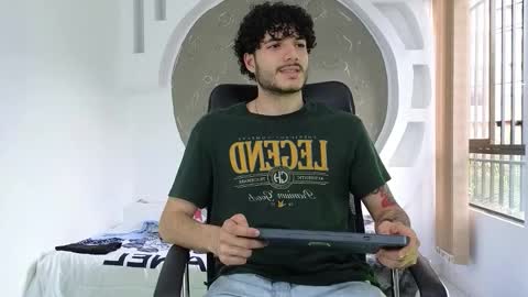 Snapshot of rafael_mendez chatting on November 2025 08:53:01 PM R A F A E L online show from November 2025 08:53:01 PM