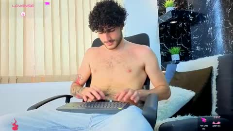 Snapshot of rafael_mendez chatting on December 2025 08:50:02 PM R A F A E L online show from December 2025 08:50:02 PM