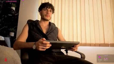 Snapshot of rafael_mendez chatting on December 2025 08:27:02 PM R A F A E L online show from December 2025 08:27:02 PM