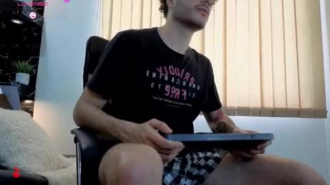 Snapshot of rafael_mendez chatting on December 2025 08:38:02 PM R A F A E L online show from December 2025 08:38:02 PM