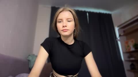 Snapshot of rafaelamitchen chatting on September 2025 07:32:02 AM Amina online show from September 2025 07:32:02 AM