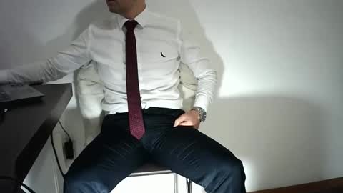 elenacam online show from May 2026 03:18:01 PM