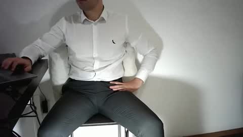 elenacam online show from May 2026 09:15:01 AM