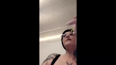 rainboweyez420 online show from February 2026 11:41:01 PM