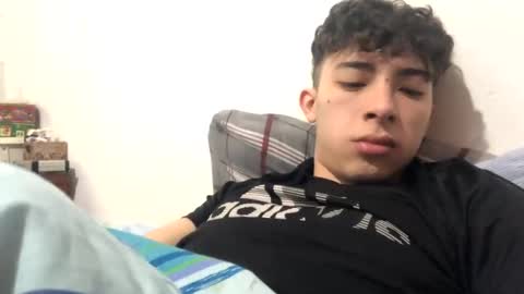 ramiroo2312 online show from October 2025 07:40:01 PM