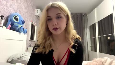 Snapshot of randareidling chatting on November 2025 05:23:01 PM Randa online show from November 2025 05:23:01 PM