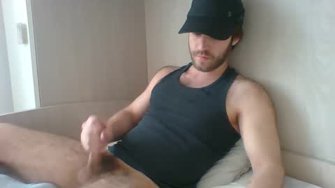 Snapshot of randomguy_42 chatting on May 2026 11:04:01 AM randomguy_42 online show from May 2026 11:04:01 AM