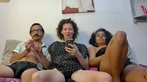 Snapshot of randomshuffle chatting on December 2024 04:31:02 AM MR DJ Randomshuffle friends playing with sexual energy live - OMG we are back online show from December 2024 04:31:02 AM