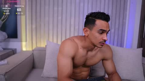 Snapshot of randypitts chatting on December 2025 05:40:02 PM RANDY online show from December 2025 05:40:02 PM