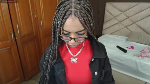 Raquel online show from September 2025 12:06:01 PM