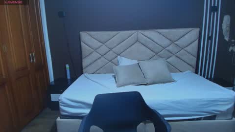 Raquel online show from November 2025 11:42:02 AM