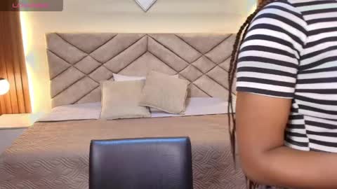 Snapshot of raqueljones_ chatting on April 2026 12:11:02 PM Raquel online show from April 2026 12:11:02 PM