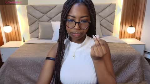 Snapshot of raqueljones_ chatting on April 2026 12:07:01 PM Raquel online show from April 2026 12:07:01 PM