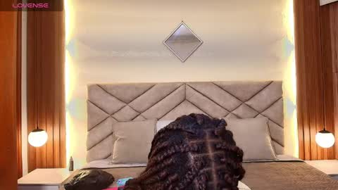 Snapshot of raqueljones_ chatting on April 2026 12:18:02 PM Raquel online show from April 2026 12:18:02 PM