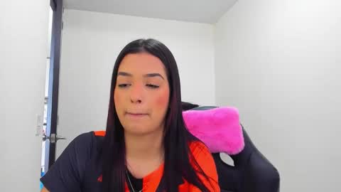 Snapshot of raquelle_sweet chatting on November 2025 01:24:01 PM Sasha online show from November 2025 01:24:01 PM