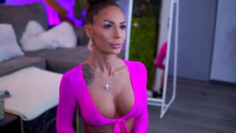 Raquelle online show from November 2025 04:28:02 AM