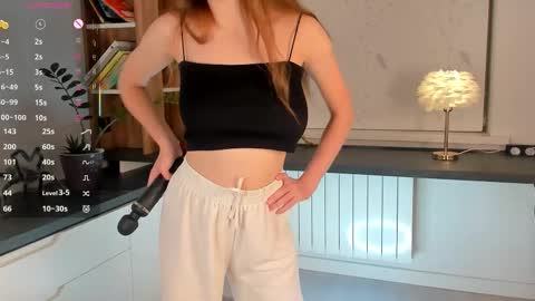 Nicole online show from November 2025 11:10:01 AM