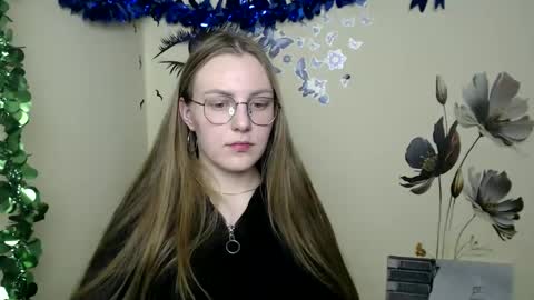 Snapshot of raspberry0101 chatting on December 2024 09:33:02 PM raspberry0101 online show from December 2024 09:33:02 PM