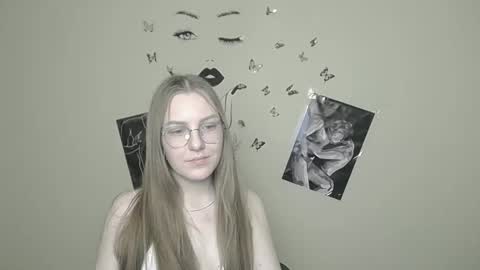 Snapshot of raspberry0101 chatting on January 2025 04:06:01 PM raspberry0101 online show from January 2025 04:06:01 PM